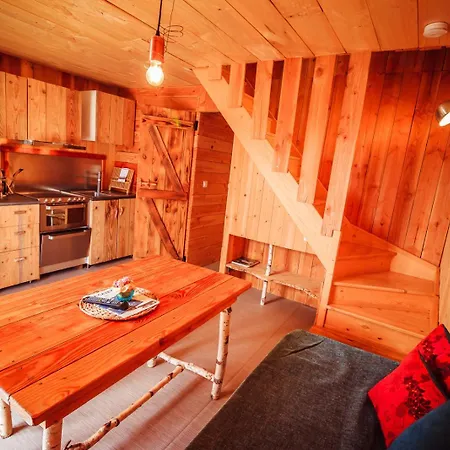 Hotell Les Volca'lodges De Tournebise *