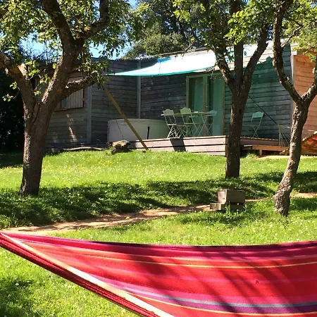 Les Volca'lodges De Tournebise Hotell