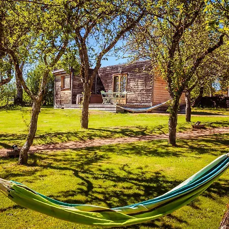 Les Volca'lodges De Tournebise *