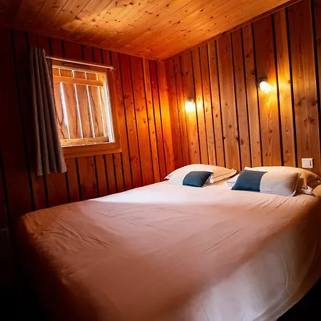 Hotell Les Volca'lodges De Tournebise *