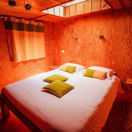 Hotell Les Volca'lodges De Tournebise