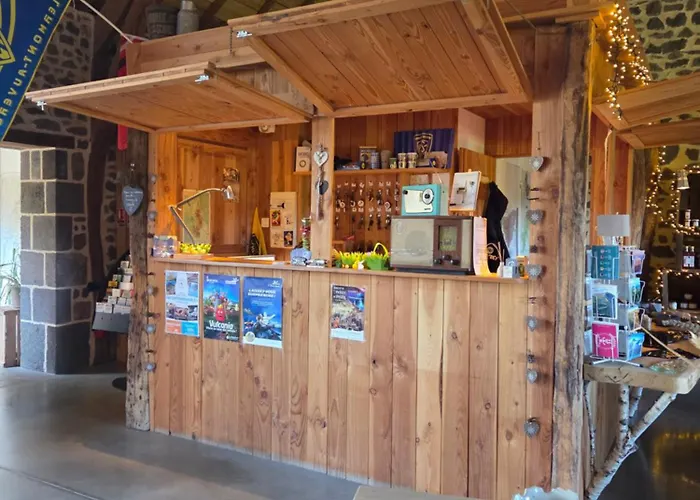 Les Volca'lodges De Tournebise * Saint-Pierre-le-Chastel